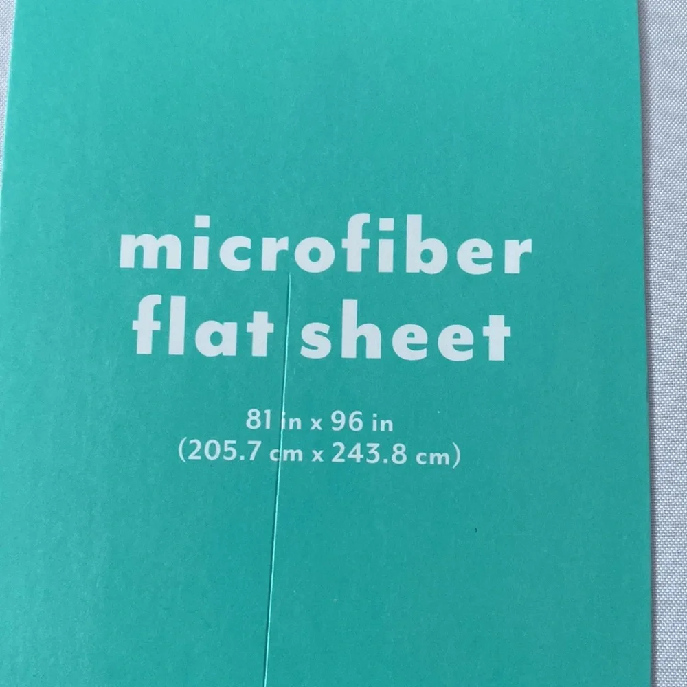 Pillowfort light gray full flat sheet